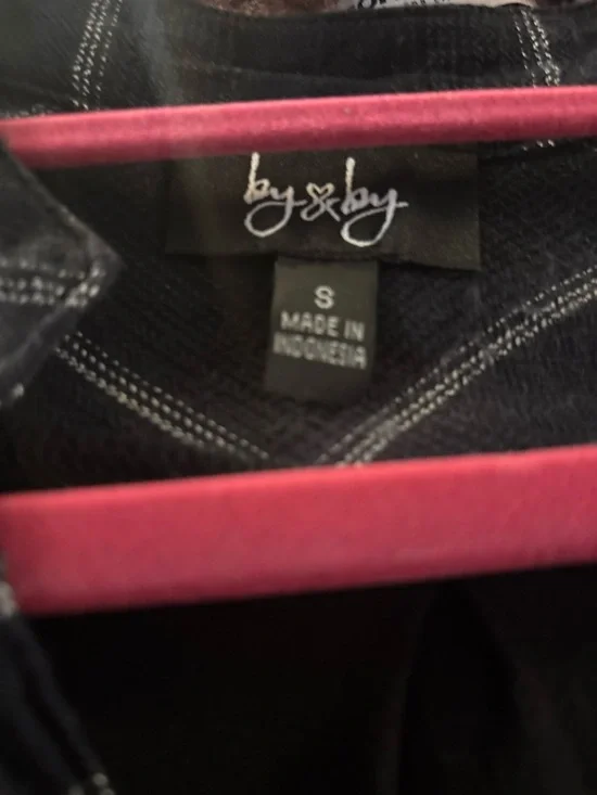 By x By Black Plaid Button-Up Form Fitting Blouse Spring Summer Light - Picture 3 of 4